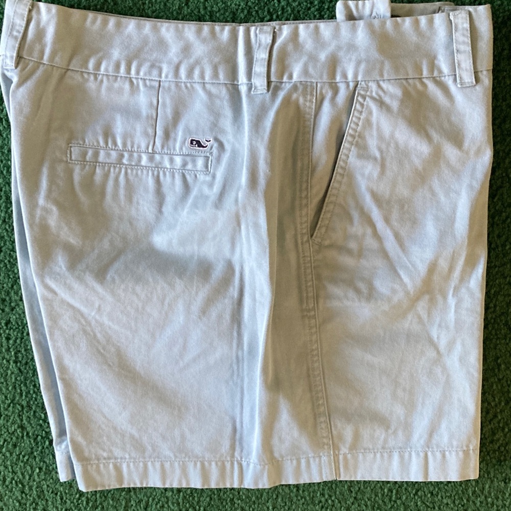 Vineyard Vines Women's flat front, side pockets, light blue Shorts
